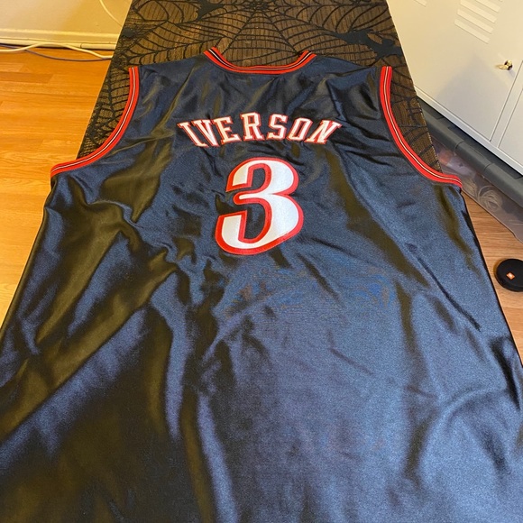 Allen Iverson 76ers 2001-02 Jersey - Picture 2 of 3